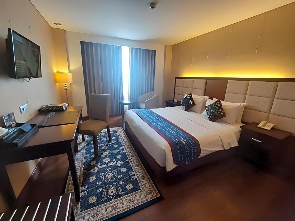 Grand Qin Hotel Banjarbaru Exterior photo